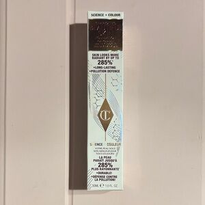 Charlotte Tilbury Beautiful Skin Radiant Foundation - 2 neutral